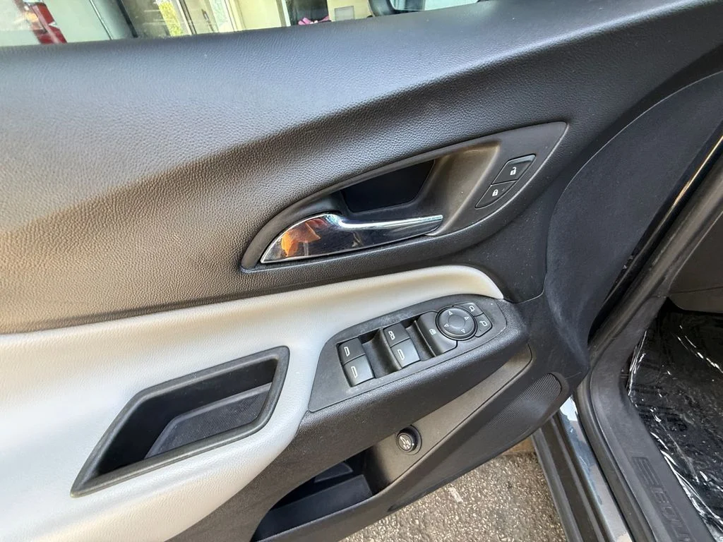 Used 2022 Gray Chevrolet LT image 11