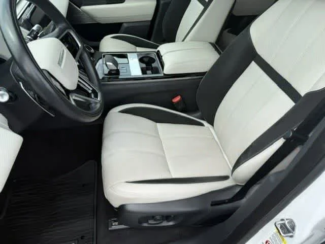 Used 2021 Fuji White Land Rover S image 4