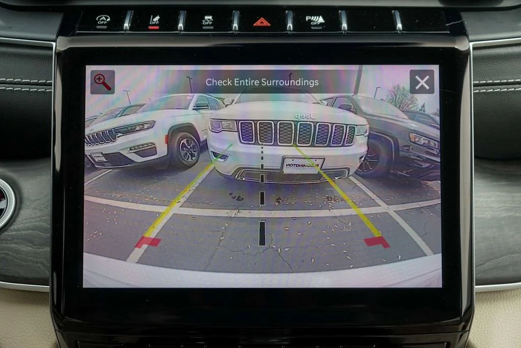 Used 2022 Bright White Clearcoat Jeep Limited image 16