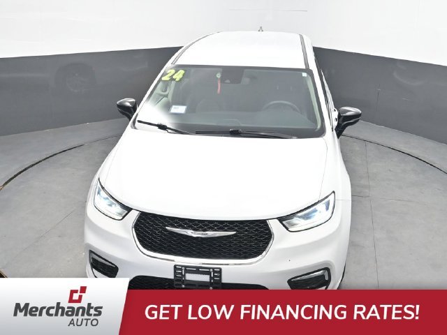 Used 2024 White Chrysler Touring L image 24