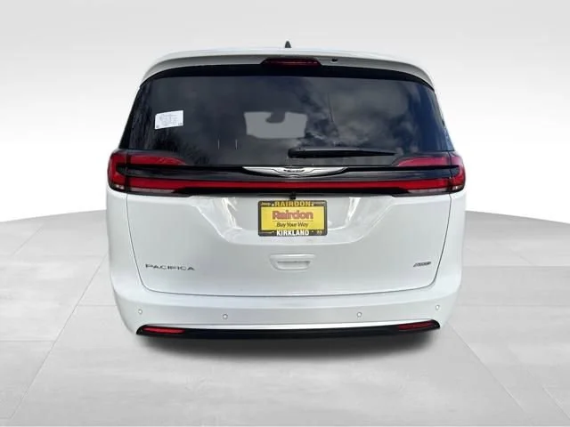 New 2026 Bright White Clear-Coat Exterior Paint Chrysler Pinnacle image 6