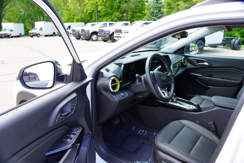 2025 Chevrolet Trax Activ - Photo 14
