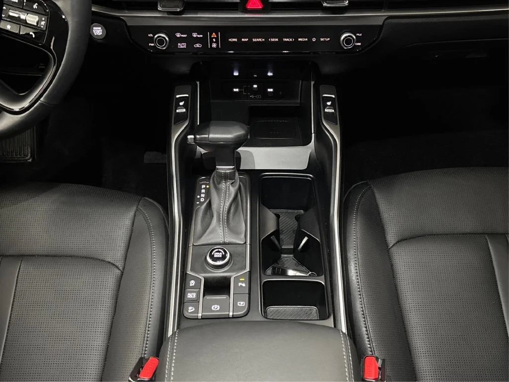 Used 2026 White Kia S image 20