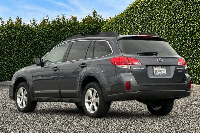 Used 2014 Gray Subaru 2.5i image 5