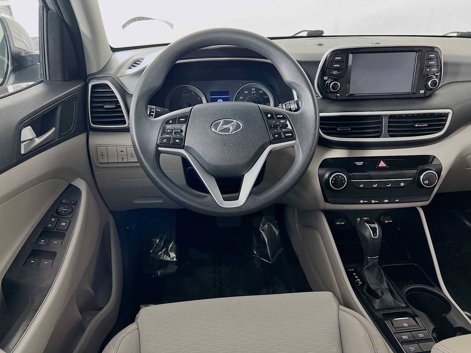 Used 2020 Stellar Silver Hyundai SE image 21