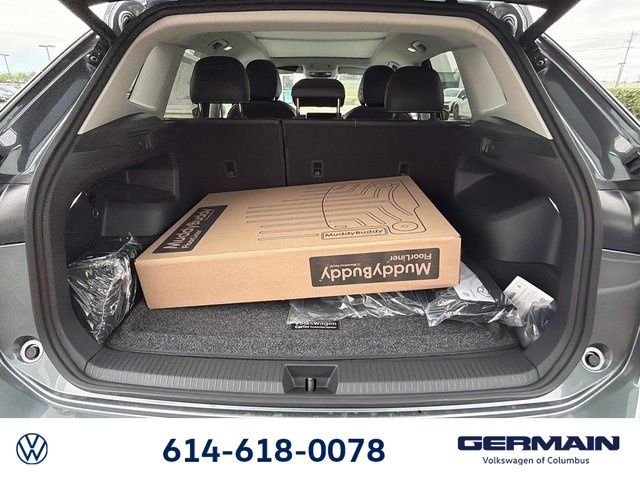 New 2026 Platinum Gray Metallic Volkswagen 2.0T SE image 14