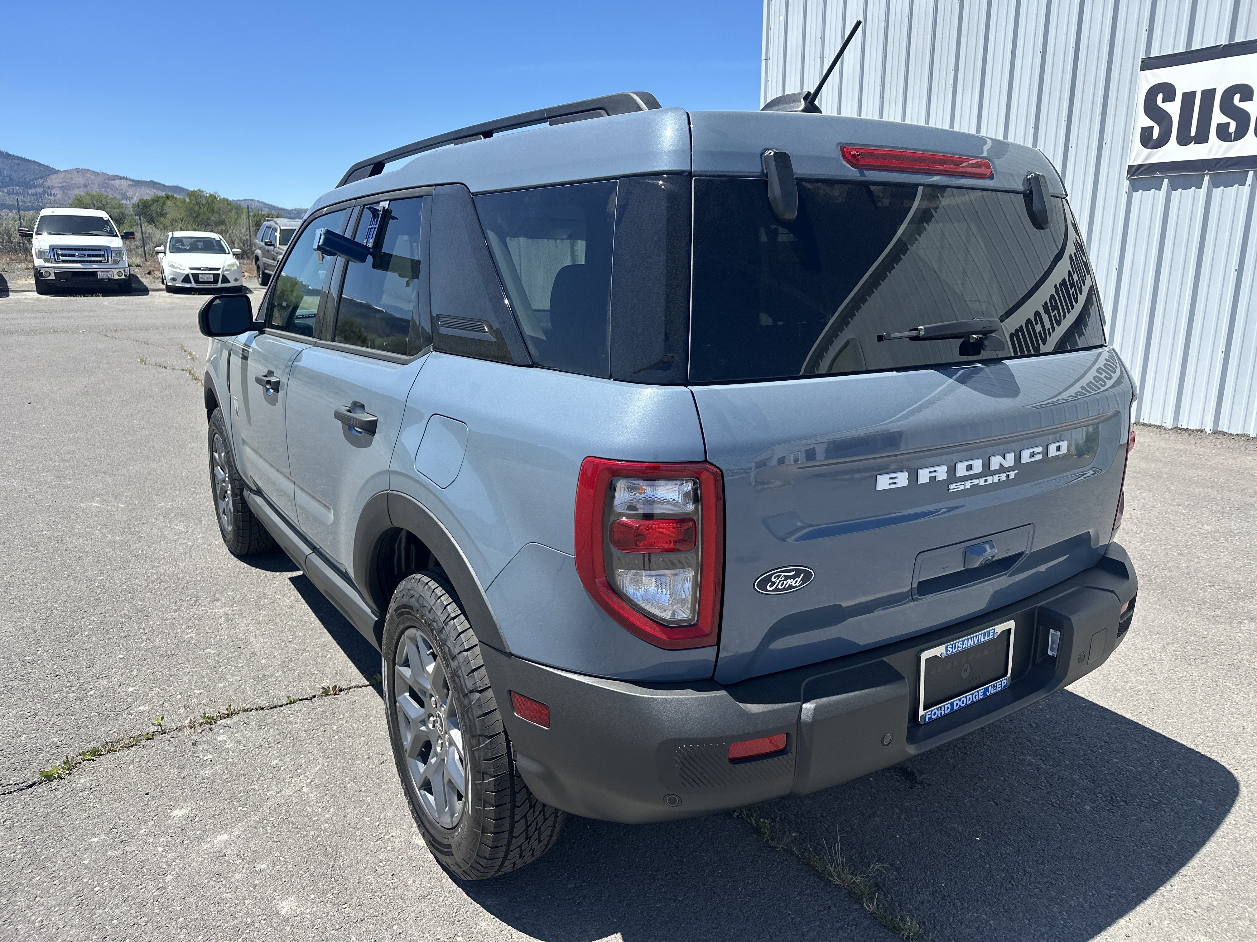 New 2026 Azure Gray Metallic Tri-Coat Ford Big Bend image 3