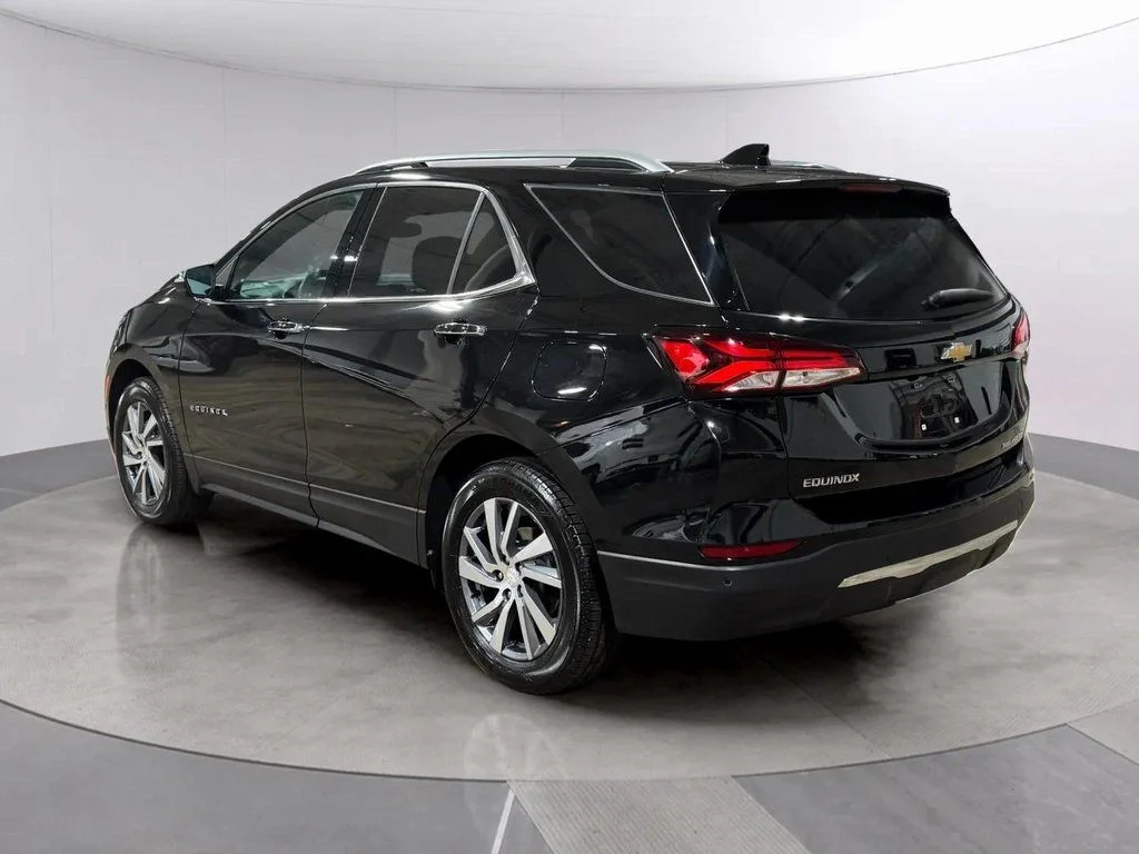 Used 2022 Mosaic Black Metallic Chevrolet Premier image 5