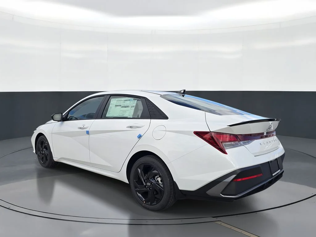 New 2026 White Hyundai SEL Sport image 4