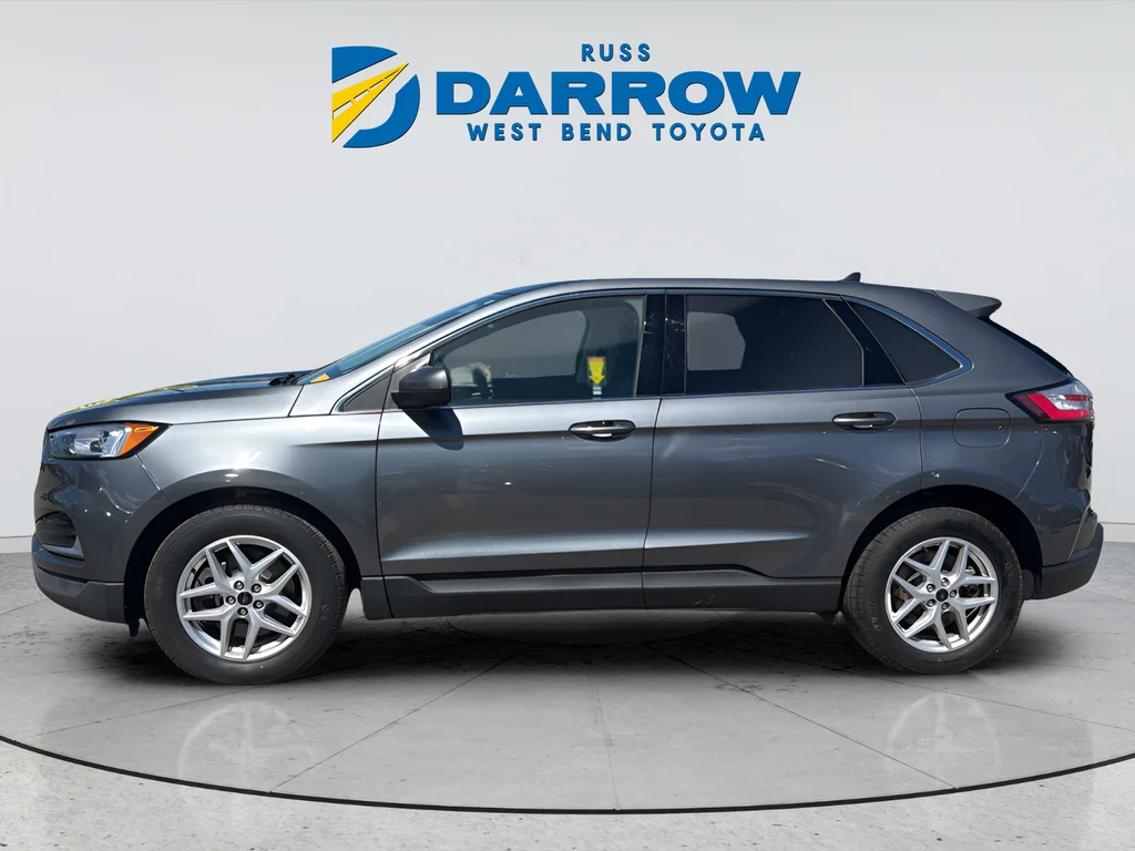 Used 2024 Gray Ford SEL image 2