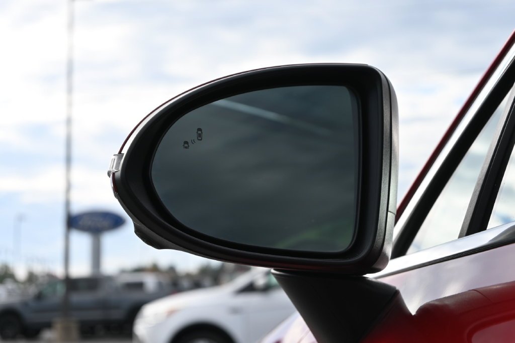 Used 2023 Red Hyundai Limited image 13