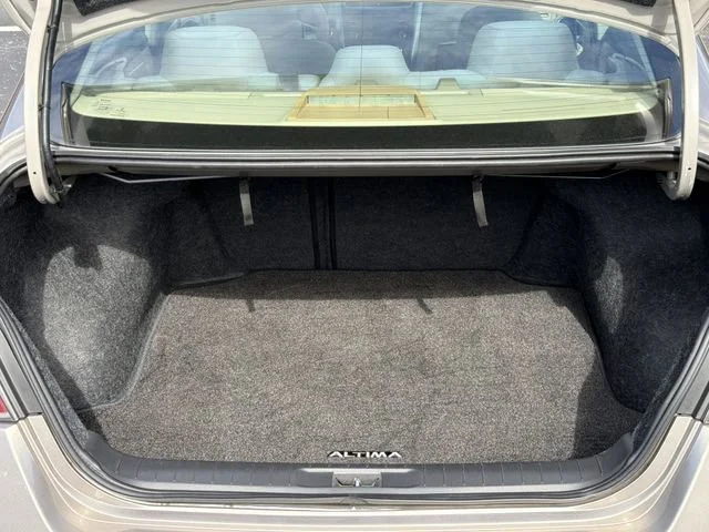 Used 2015  Nissan 2.5 SV image 10