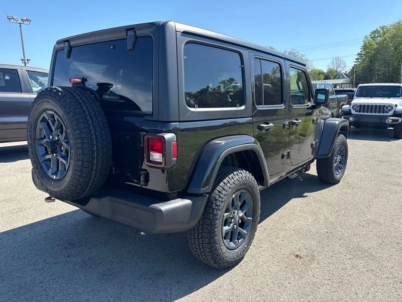New 2026 Black Clear-Coat Exterior Paint Jeep 85th Anniversary Edition image 3