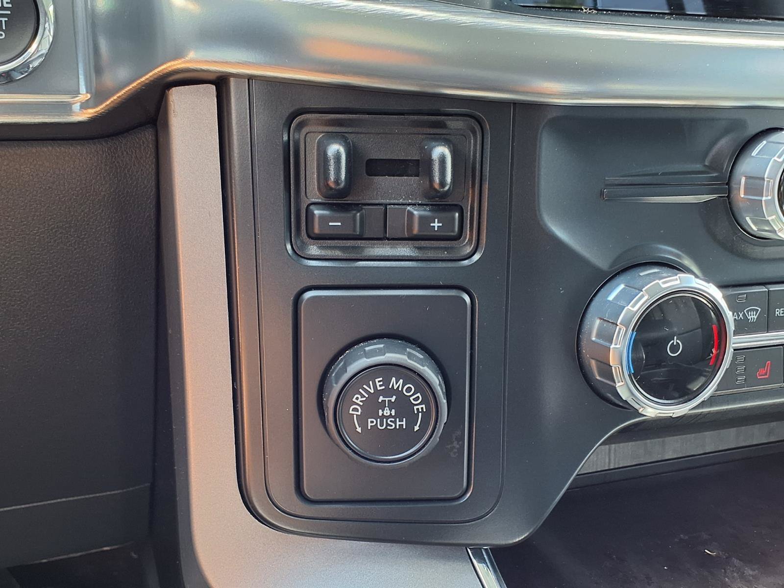 Used 2022 Silver Ford LARIAT image 19