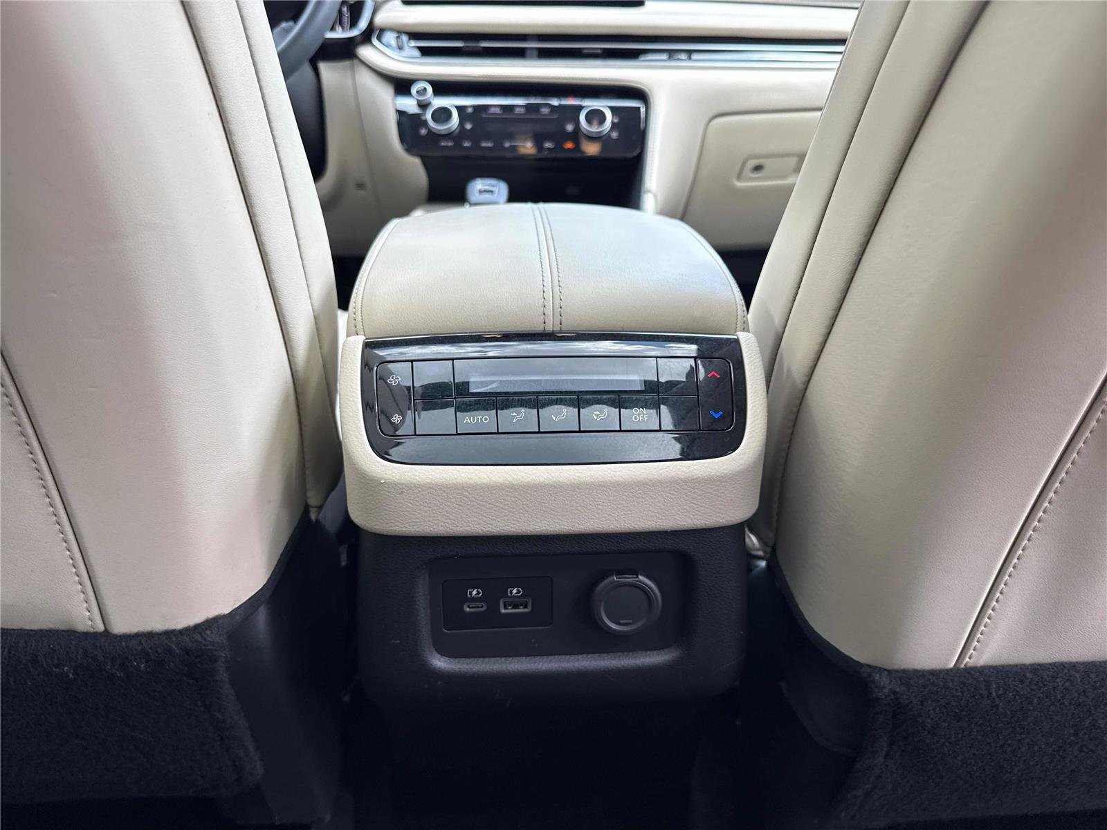 Used 2023 Grand Blue INFINITI LUXE image 29