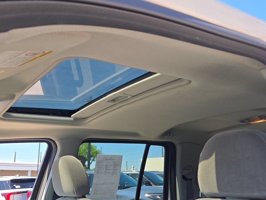 Used 2005  Ford XLT image 25