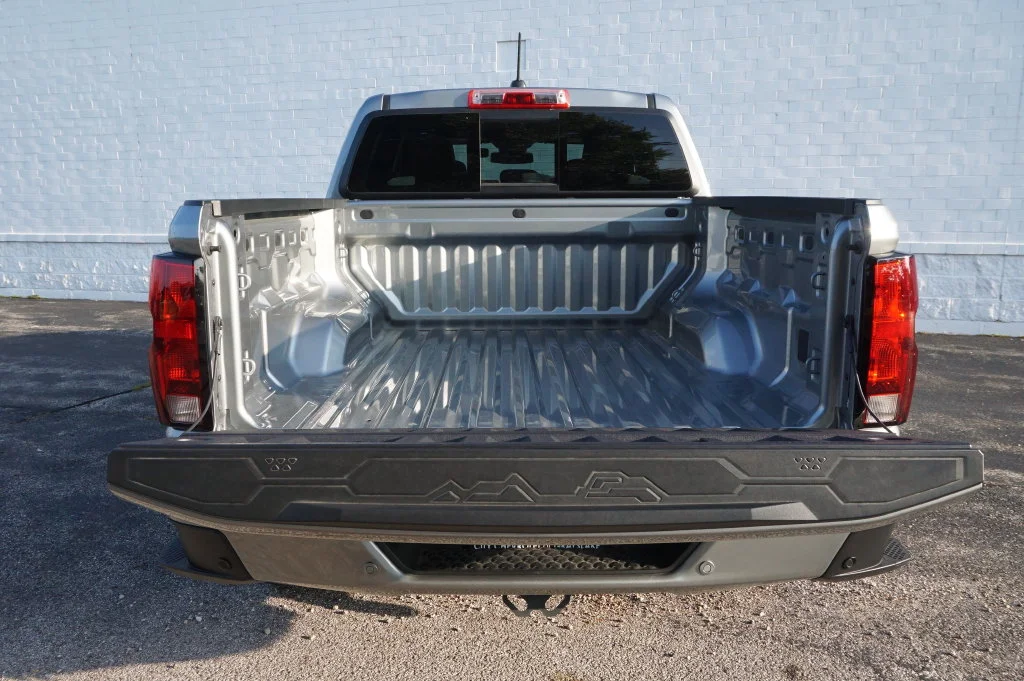 New 2026 Sterling Gray Metallic Chevrolet LT image 25