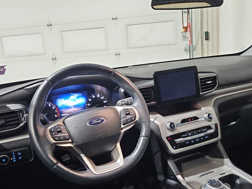 Used 2023 Stone Blue Metallic Ford XLT image 10