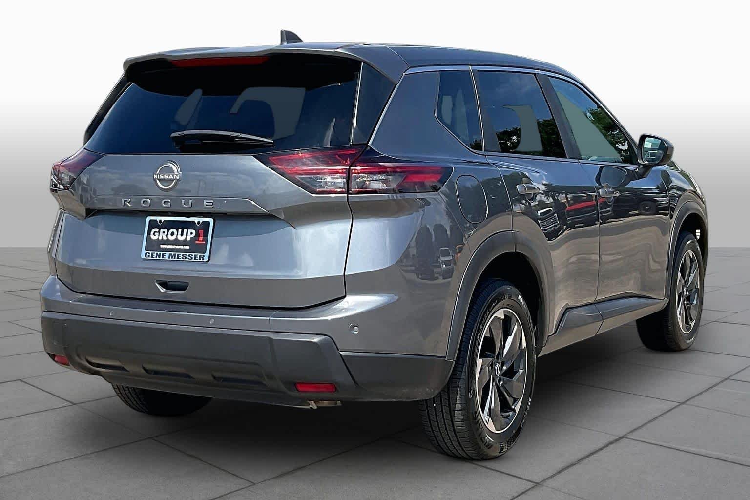 Used 2025 Gun Metallic Nissan SV image 12
