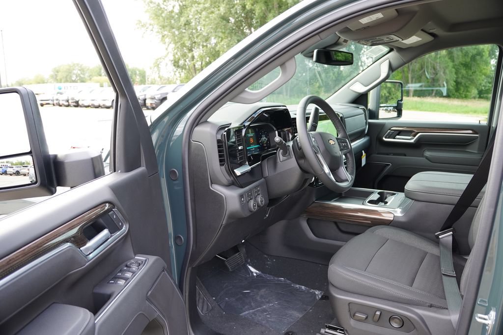 2026 Chevrolet Silverado 3500 HD LT - Photo 10