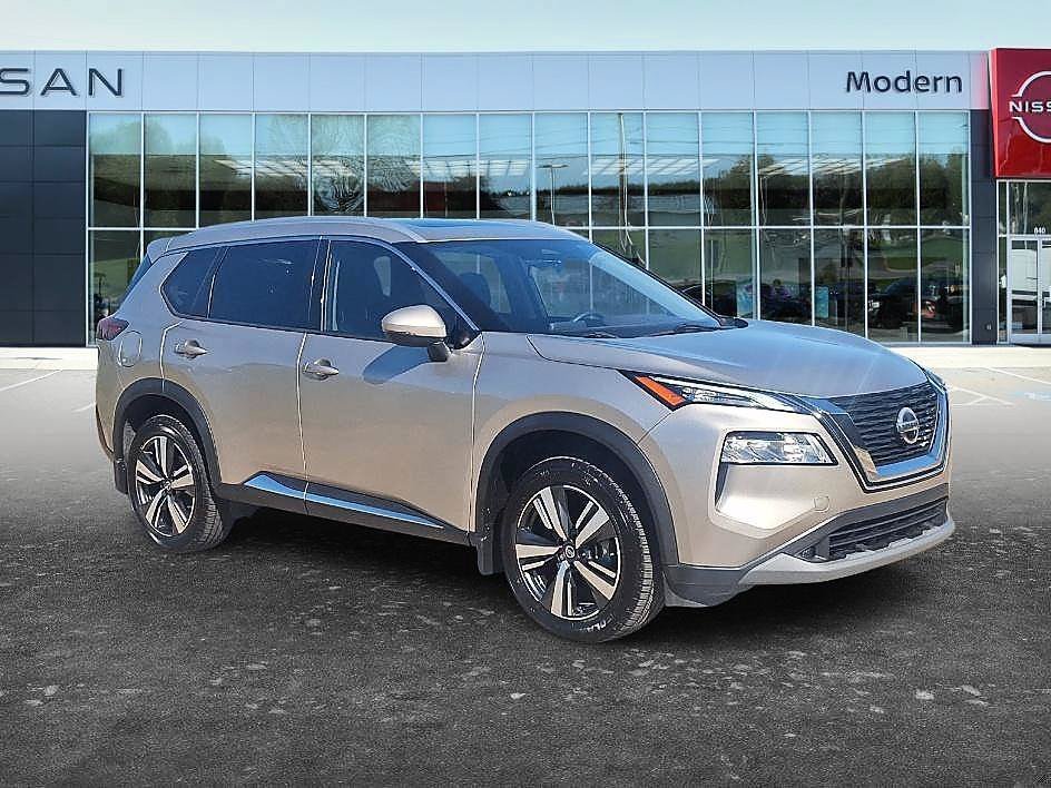 Used 2021 Champagne Silver Metallic Nissan SL image 3