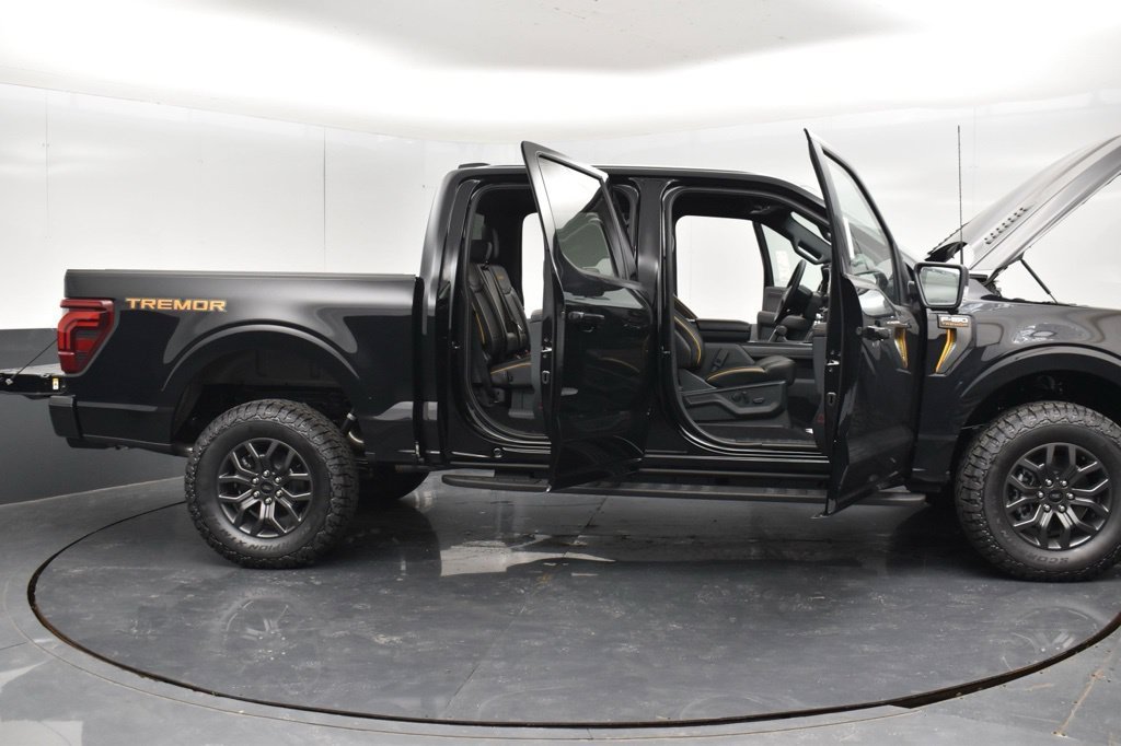 New 2026 Agate Black Metallic Ford Tremor® image 36