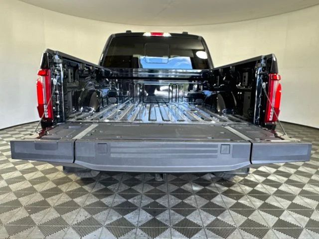 Used 2025 Agate Black Metallic Ford King Ranch image 21