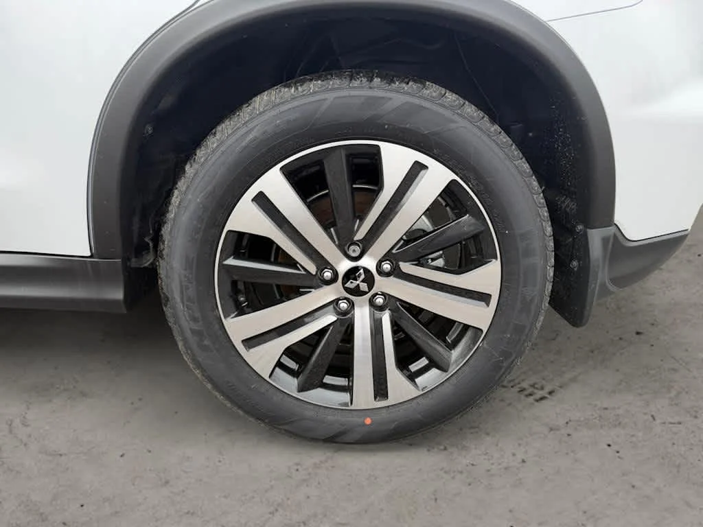 New 2026 White Diamond Mitsubishi ES image 9