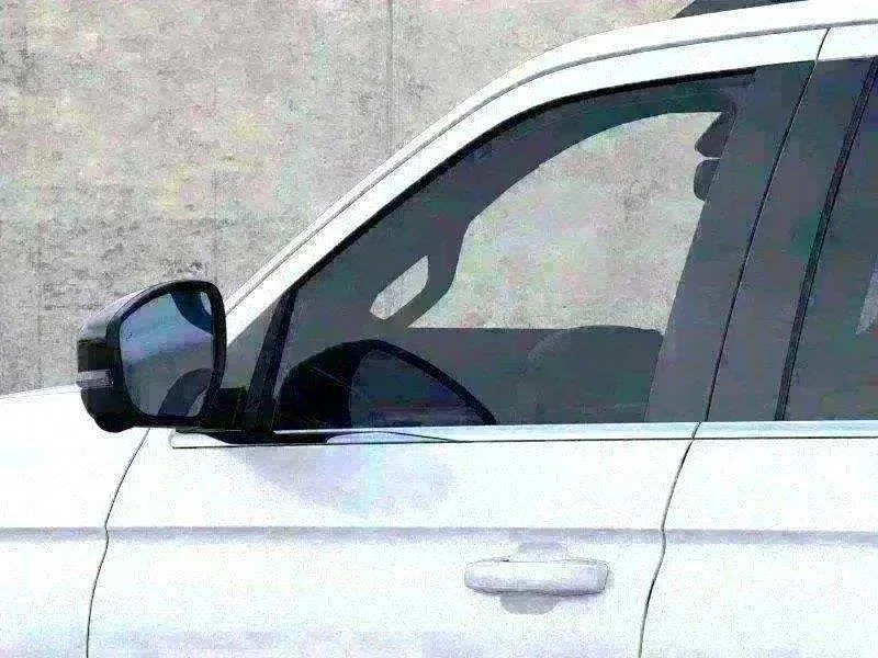 New 2025 Star White Ford Platinum image 13