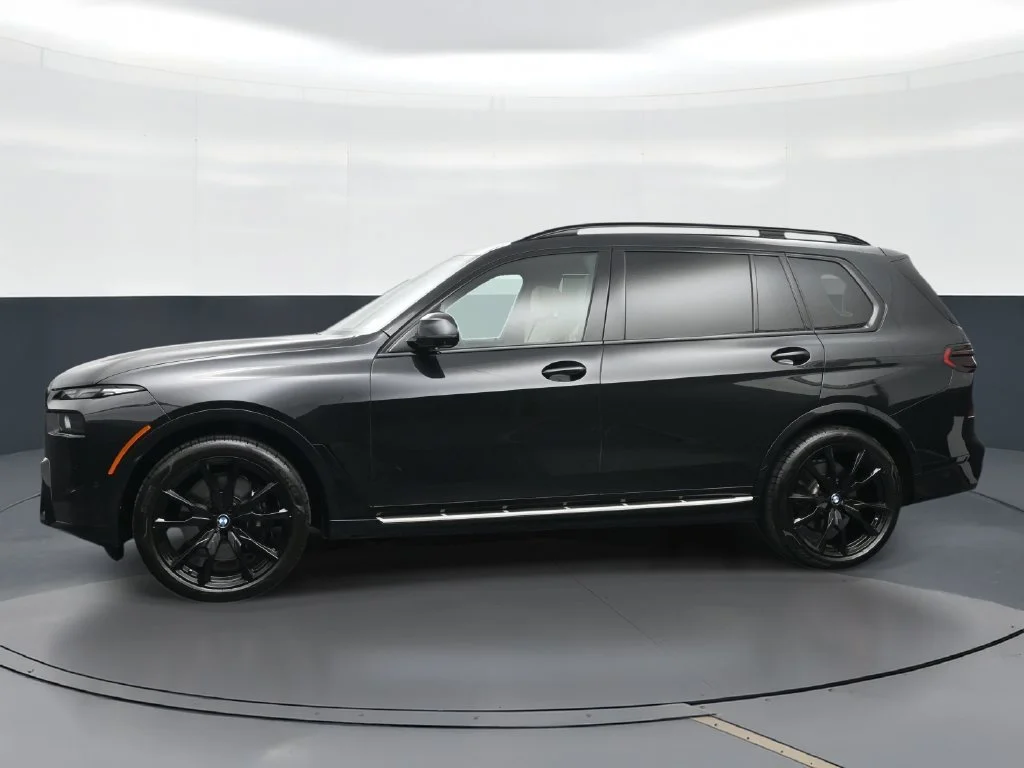 Used 2023 Black Sapphire Metallic BMW xDrive40i image 5