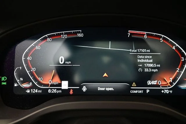 Used 2023 Black BMW xDrive30i image 12