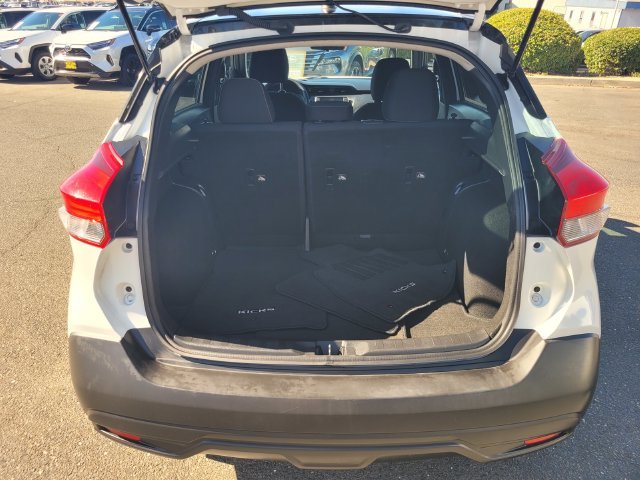 Used 2018 White Nissan SV image 11