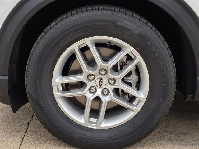 New 2026 Star White Metallic Tri-Coat Ford Active image 28