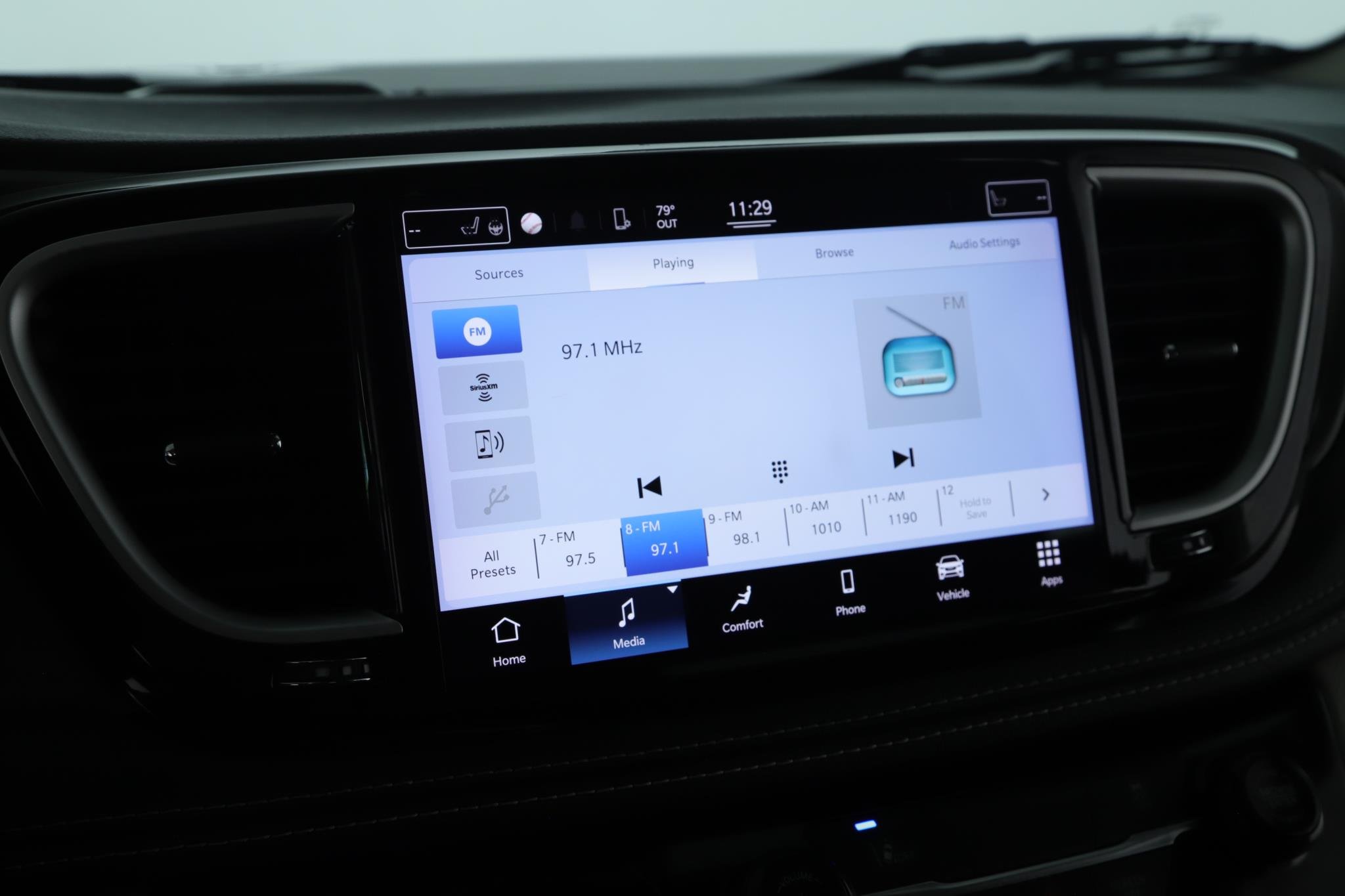 2022 Chrysler Pacifica Hybrid Touring L - Photo 11