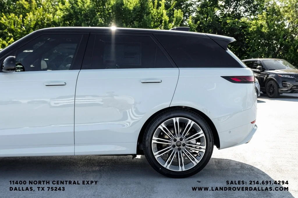 New 2026 Fuji White Land Rover Dynamic SE image 11