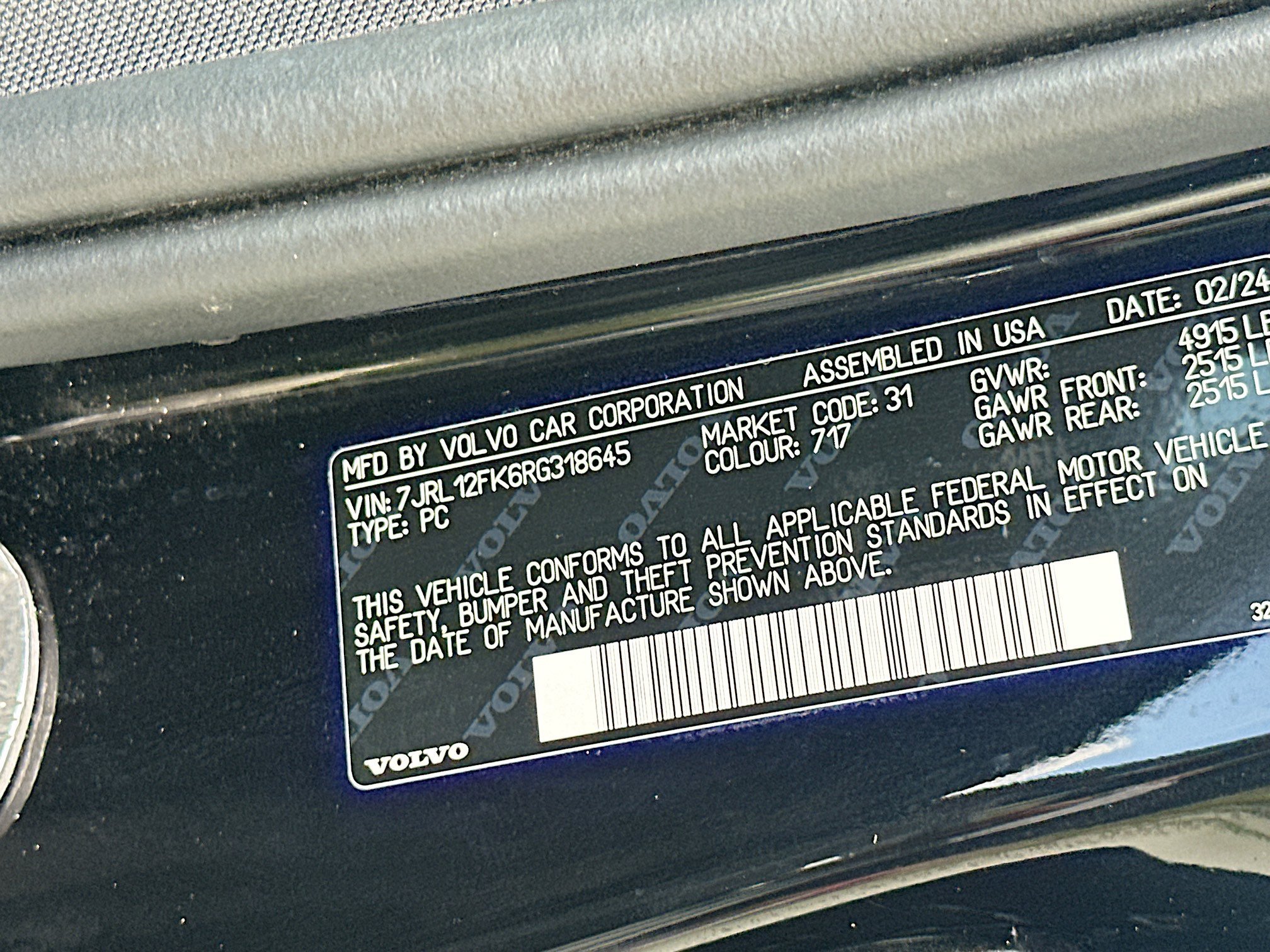 Used 2024 Onyx Black Metallic Volvo Core Dark Theme image 26