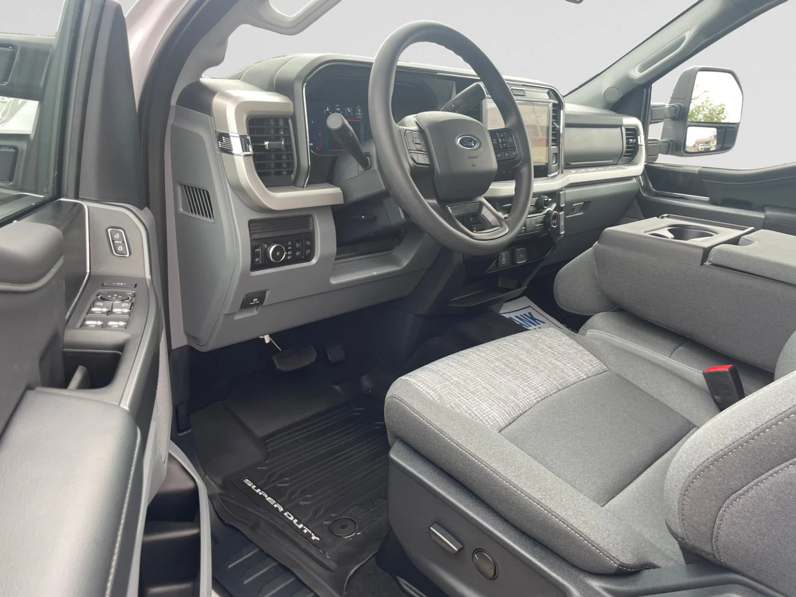 New 2026 Oxford White Ford XLT image 12
