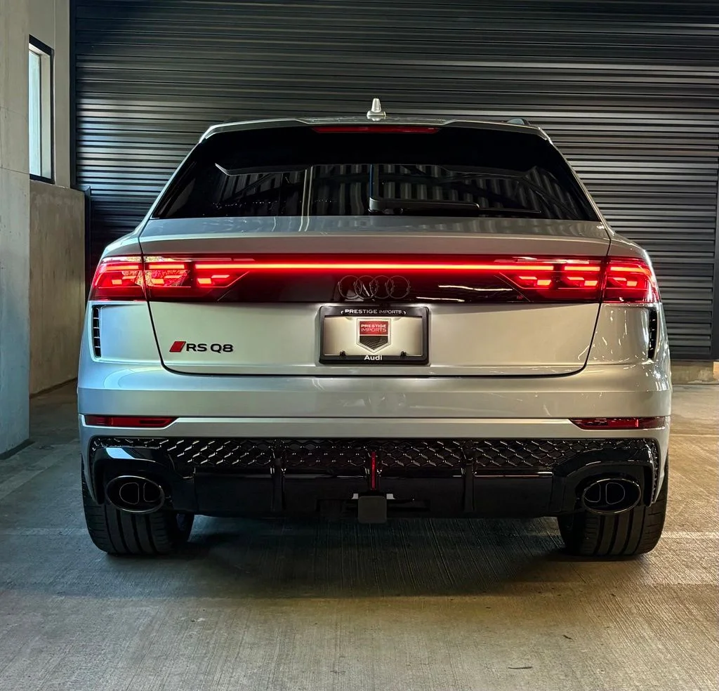 New 2027 Satellite Silver Metallic Audi 4.0T image 7