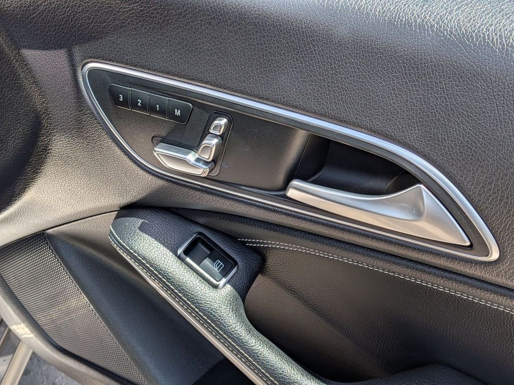 Used 2018  Mercedes-Benz CLA 250 image 18