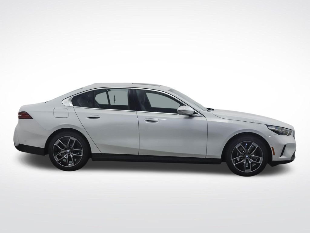 2026 BMW 5 Series 530i - Photo 7