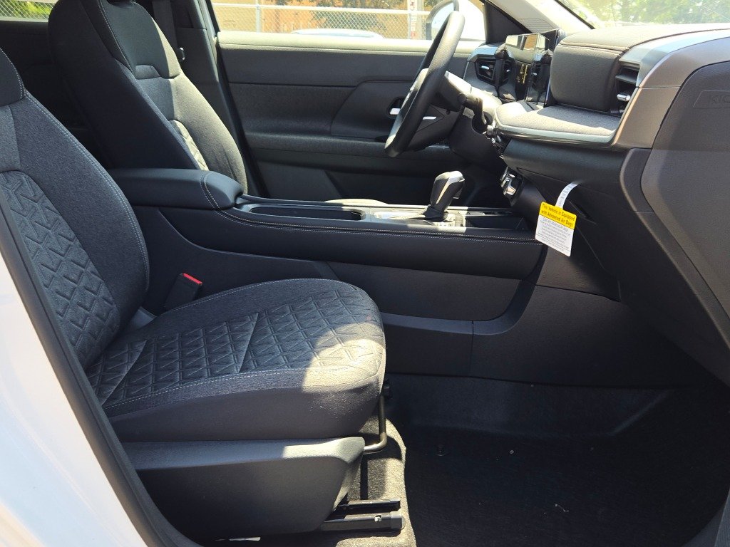 Used 2025 White Nissan SV image 5