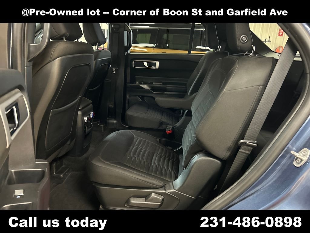Used 2020 Blue Ford XLT image 26