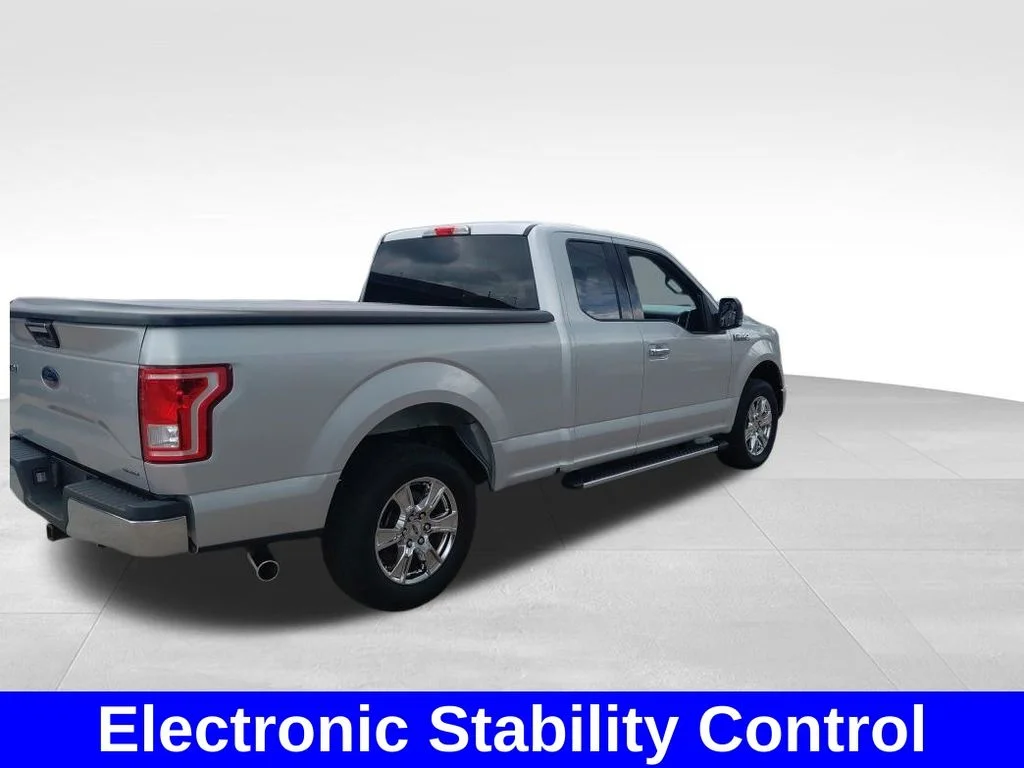 Used 2015 Ingot Silver Ford XLT image 17