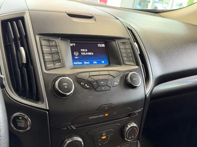 Used 2017 Blue Ford SE image 18