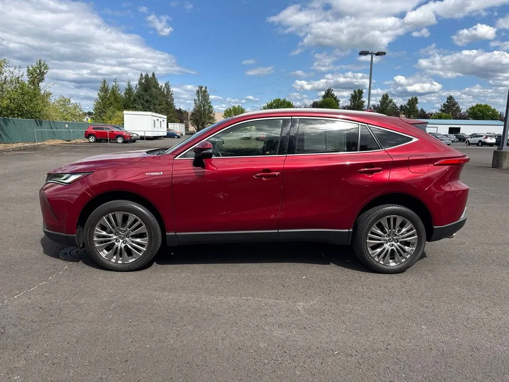 Used 2021 Ruby Flare Pearl Toyota XLE image 4