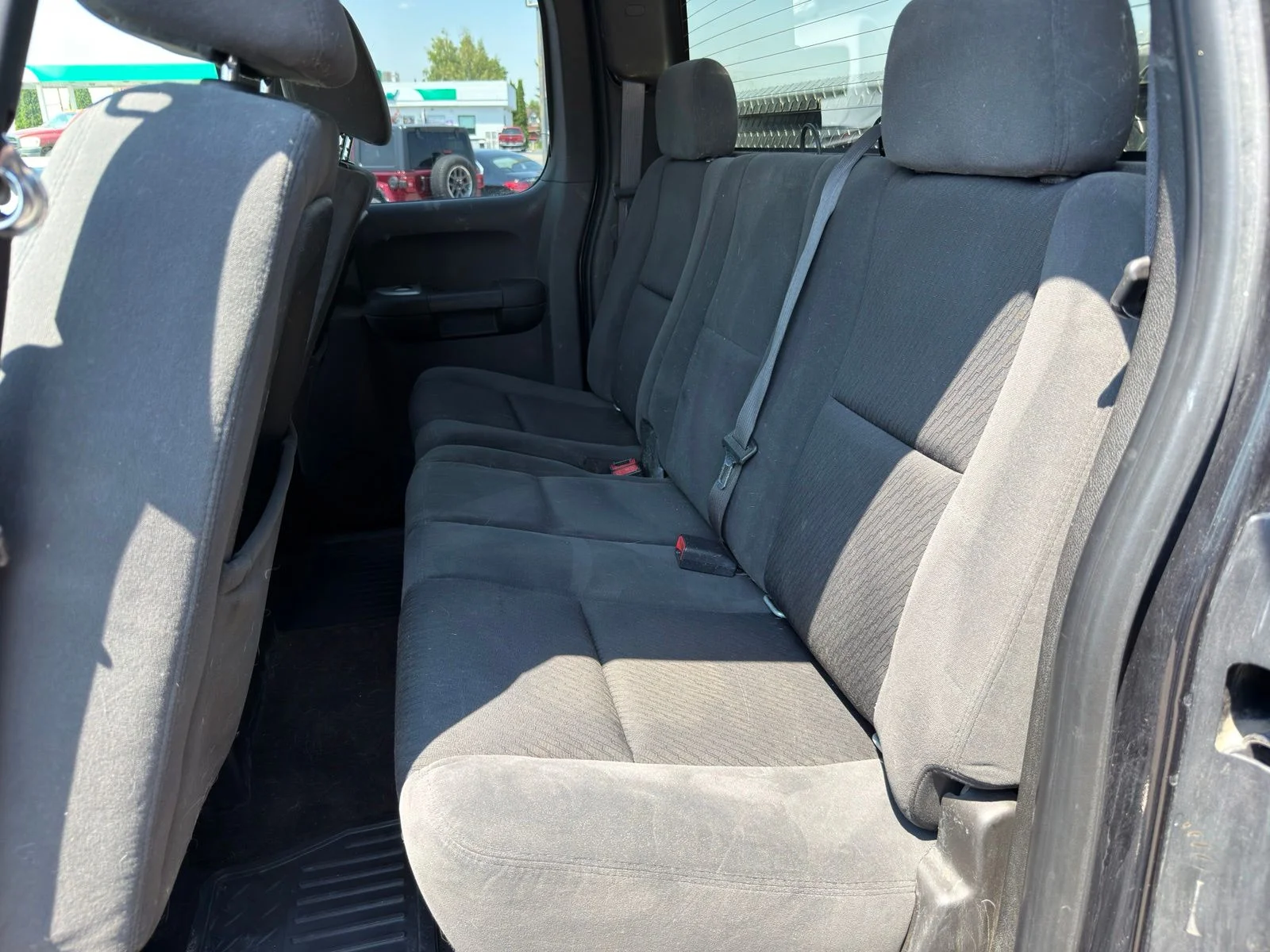 Used 2009 Black GMC SLE image 11