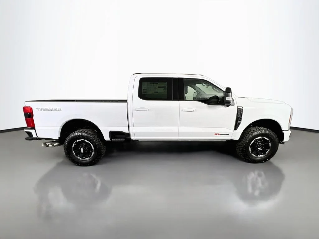 New 2026 Oxford White Ford Lariat image 18
