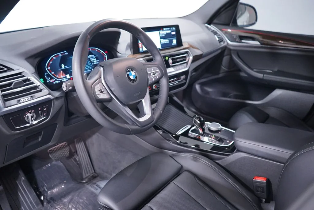Used 2024 Alpine White BMW sDrive30i image 6