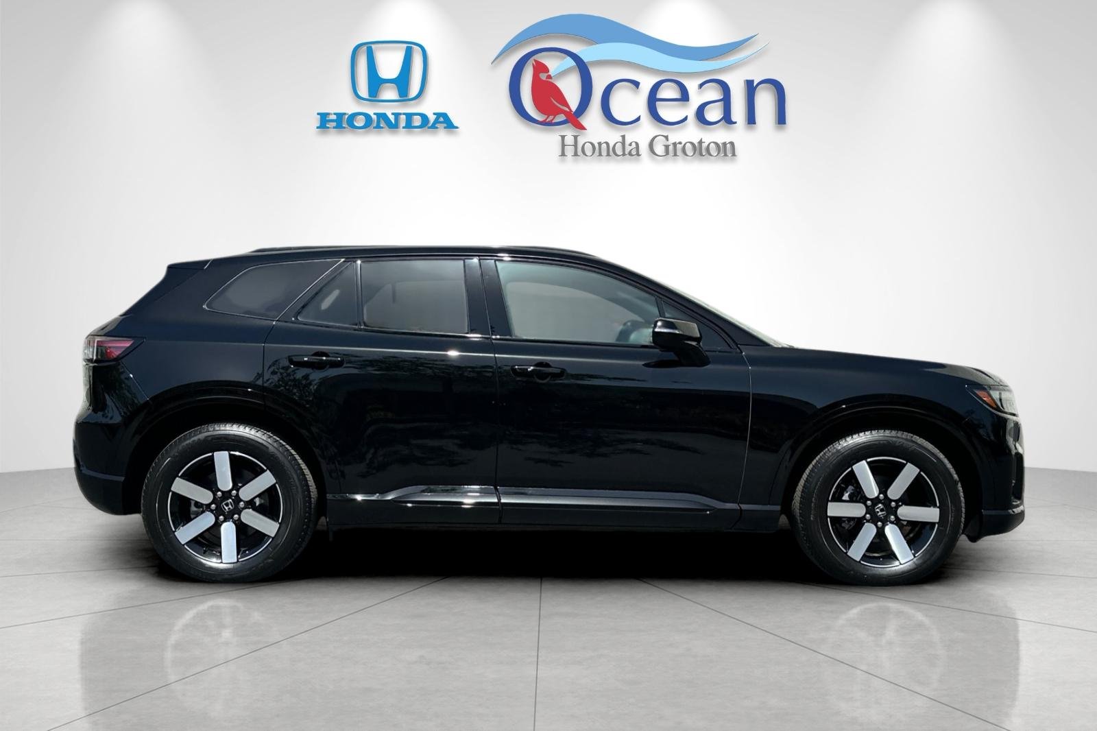 New 2025 Raven Black Honda Touring image 6