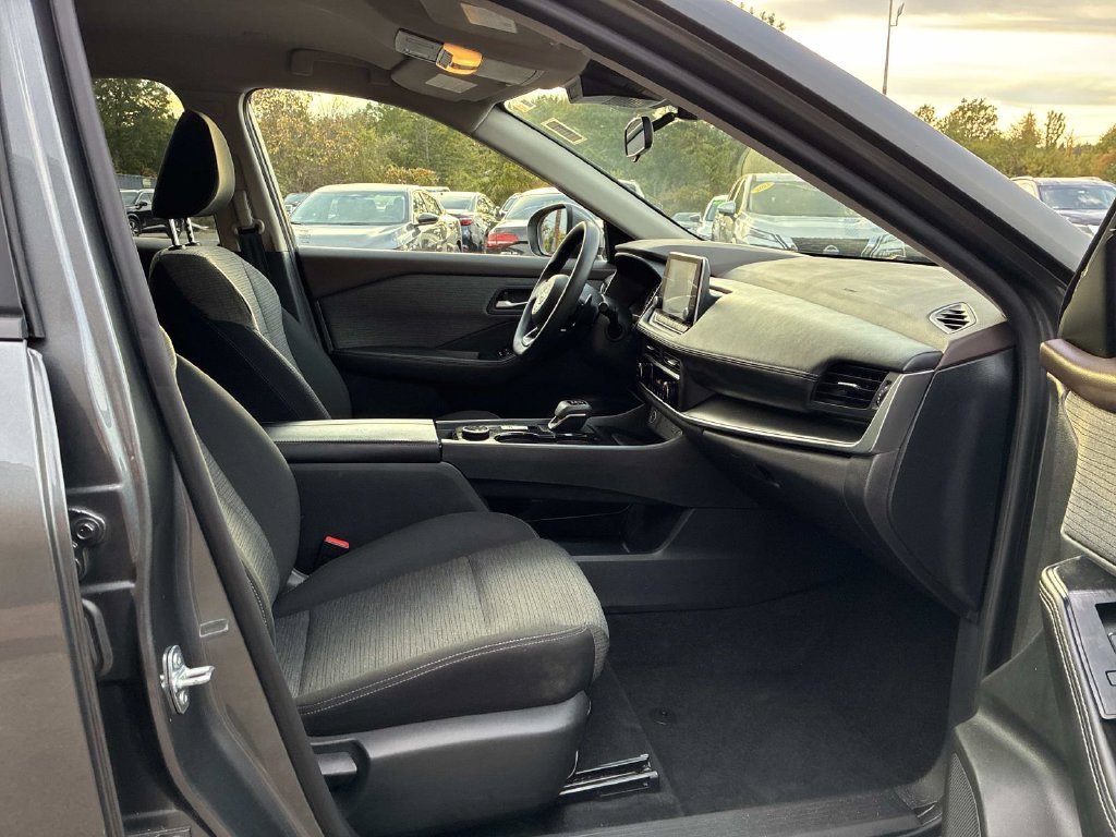 Used 2023 Gray Nissan SV image 10